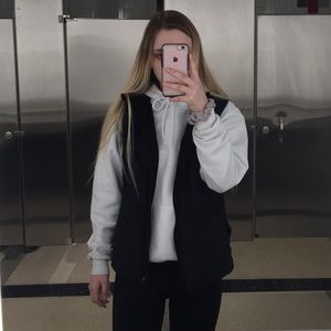 Meet your Posher, Taeler